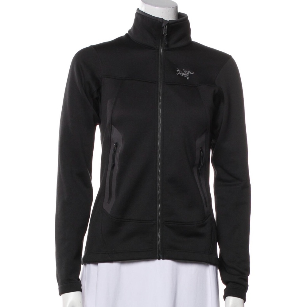 Arc’teryx XS women’s fleece jacket. This is an older version of Kyanite.